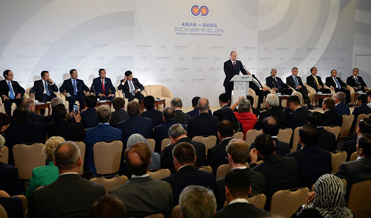 PM leads Cambodia delegation at Russia-ASEAN Business Forum